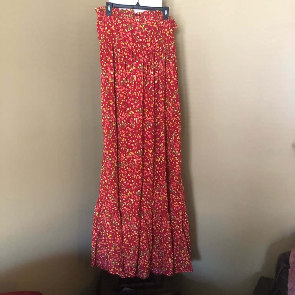 HOST PICK!! Ditsy Floral Bandeau Knot Detail Maxi Dress - Picture 5 of 6